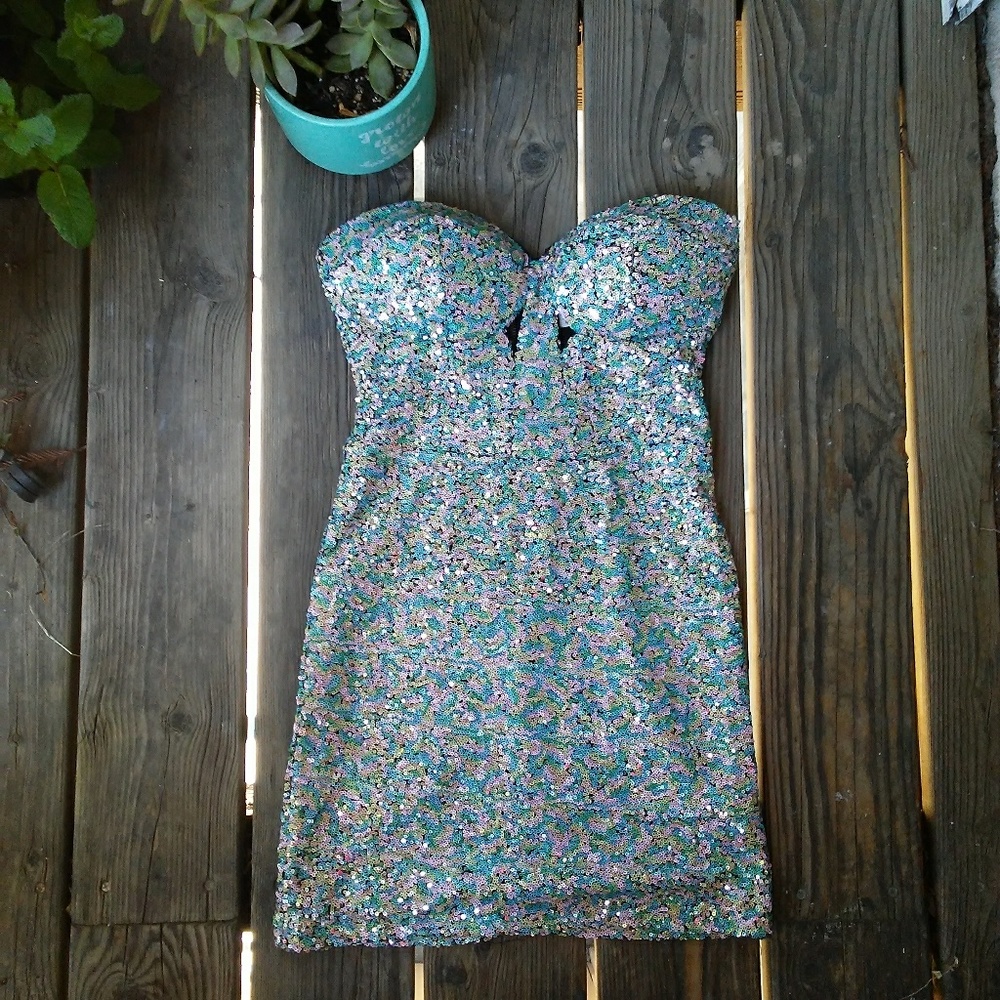 Strapless Sequin Bodycon Dress in Teal Multi